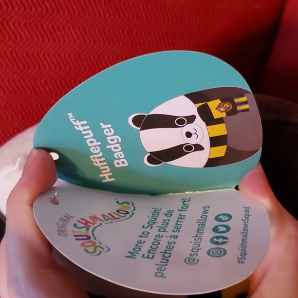 NWT Hufflepuff Badger Squishmallows 8" - Picture 2 of 3